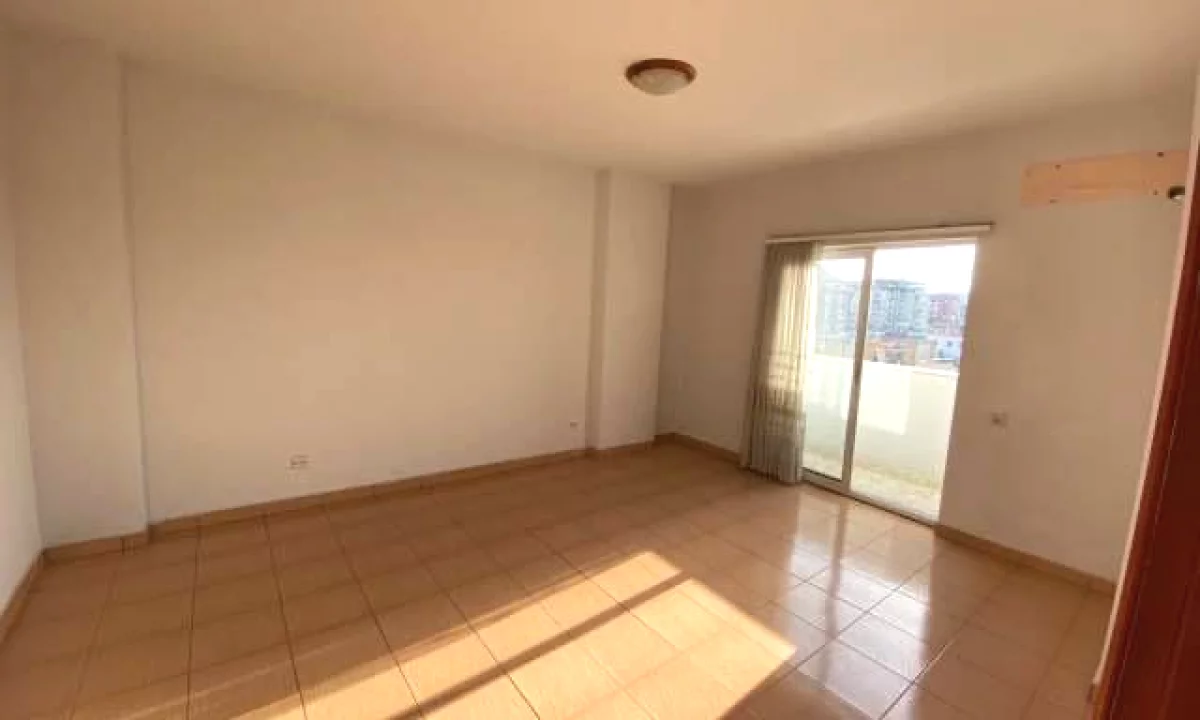 Shtepi ne shitje Apartament ne Tirane, 3+1, Mobilimi Bosh, pa mobiluar, Pagesa 355,000  Euro.