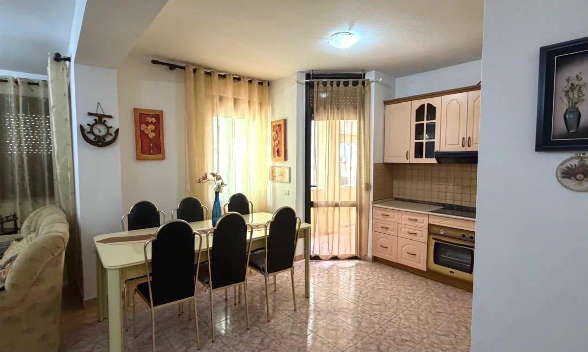 Shtepi me qera Apartament ne Tirane, 2+1, Mobilimi E mobiluar, Pagesa 83,000  Leke.