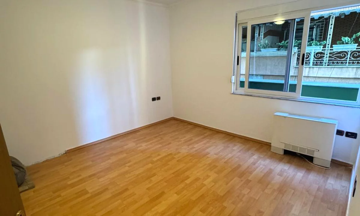 Shtepi ne shitje Apartament ne Tirane, 2+1, Mobilimi E mobiluar, Pagesa 350,000  Euro.
