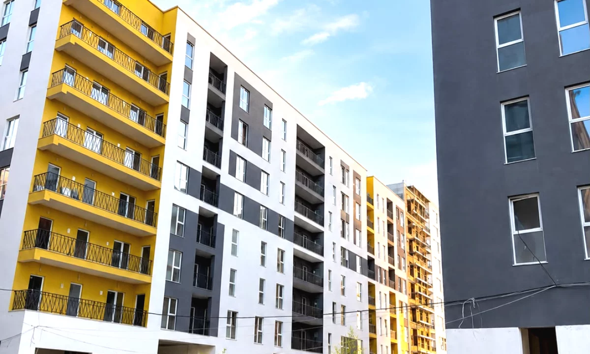 Shtepi ne shitje Apartament ne Tirane, 2+1, Mobilimi Bosh, pa mobiluar, Pagesa 140,000  Euro.