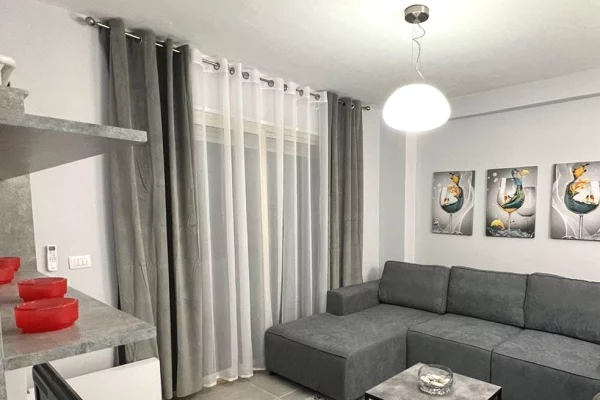 Liqeni i Thate, jepet apartament 1+1 me qera!