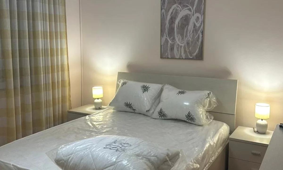 Shtepi me qera Apartament ne Tirane, 2+1, Mobilimi E mobiluar, Pagesa 55,000  Leke.