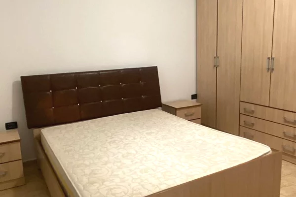 Shtepi me qera 1+1 ne Tirane - 40,000 Leke