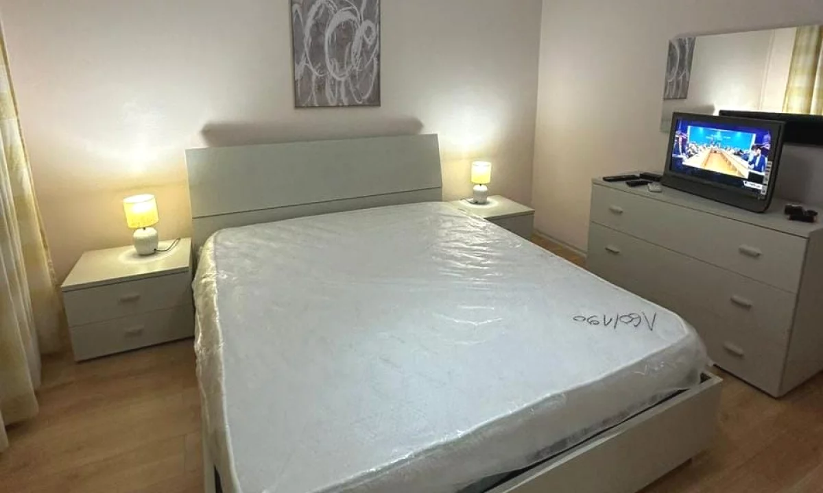 Shtepi me qera Apartament ne Tirane, 2+1, Mobilimi E mobiluar, Pagesa 55,000  Leke.
