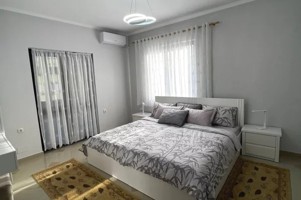 Shtepi me qera 1+1 ne Tirane - 40,000 Leke