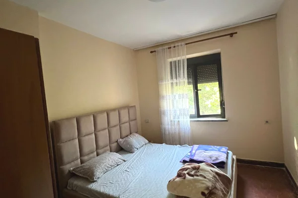 Shtepi me qera 1+1 ne Tirane - 450 Euro