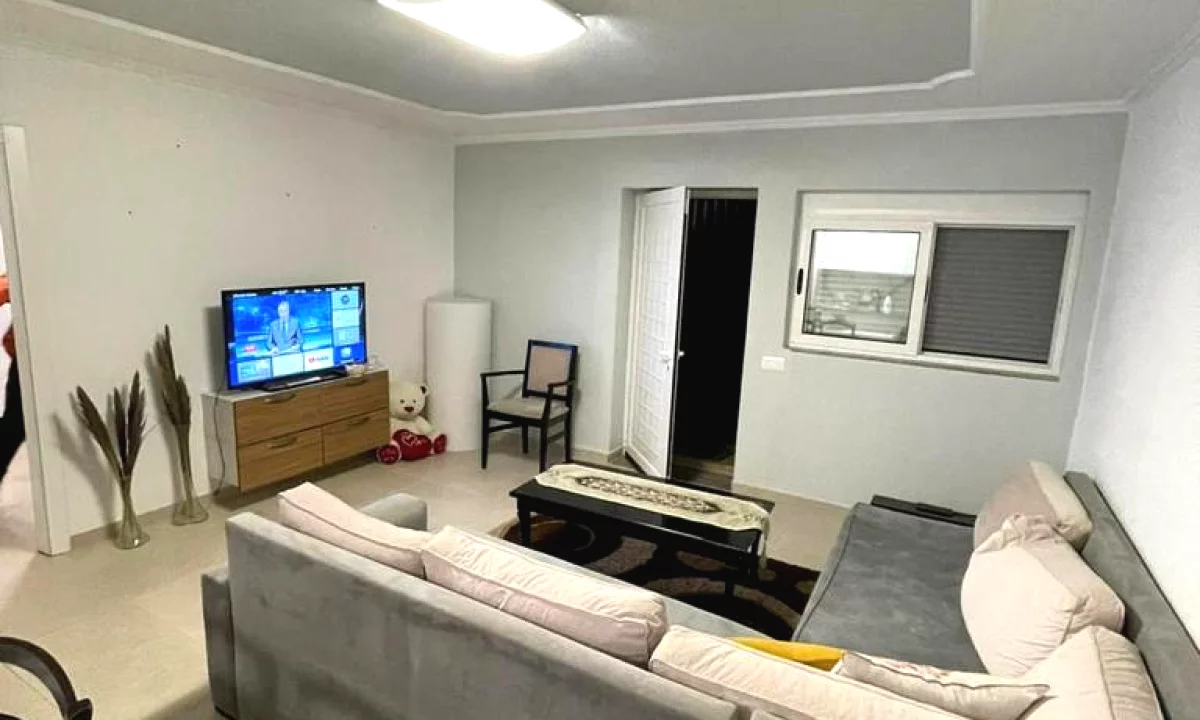 Shtepi me qera Apartament ne Tirane, 1+1, Mobilimi E mobiluar, Pagesa 45,000  Leke.