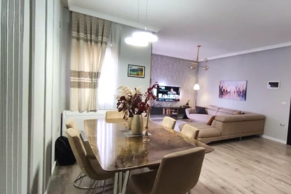 Shtepi me qera 2+1 ne Tirane - 60,000 Leke
