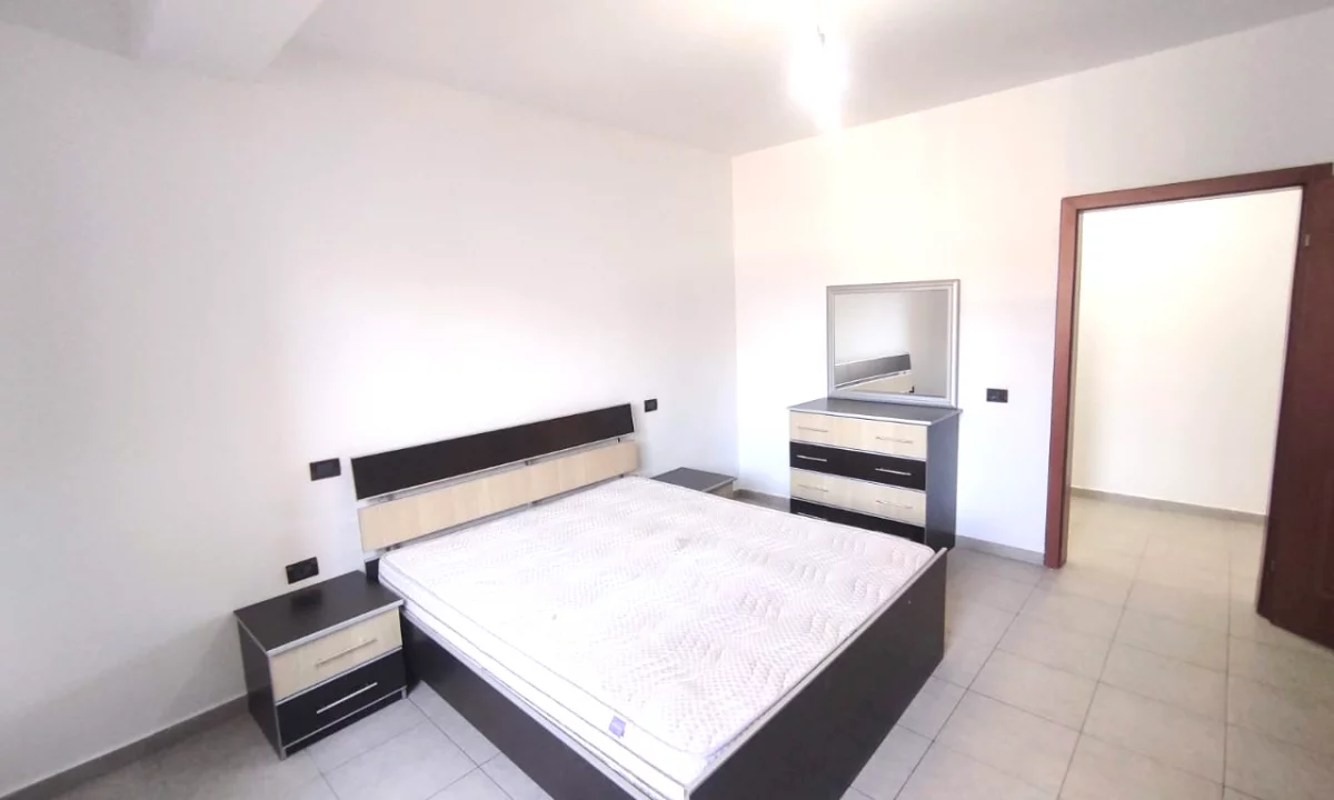 Shtepi me qera Apartament ne Tirane, 1+1, Mobilimi E mobiluar, Pagesa 40,000  Leke.