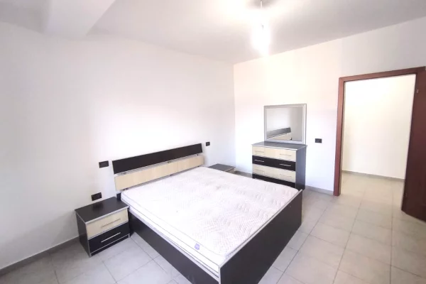 Shtepi me qera 1+1 ne Tirane - 40,000 Leke