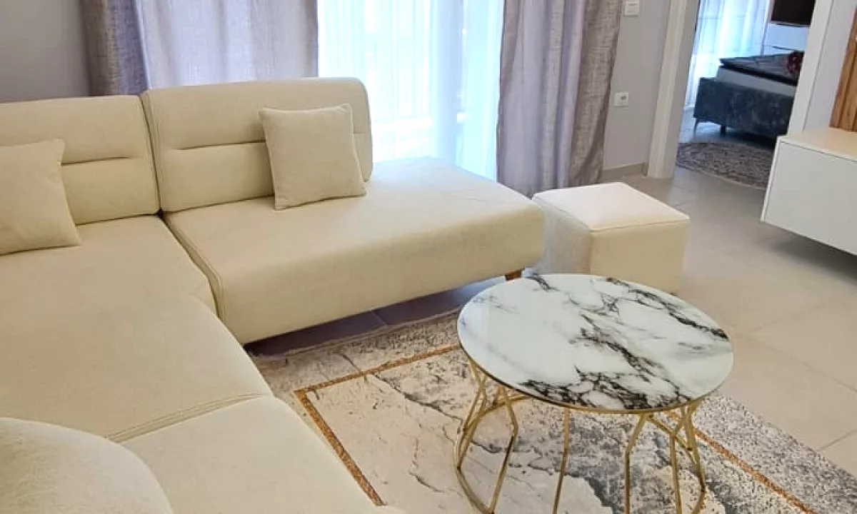 Shtepi me qera Apartament ne Tirane, 2+1, Mobilimi E mobiluar, Pagesa 55,000  Leke.