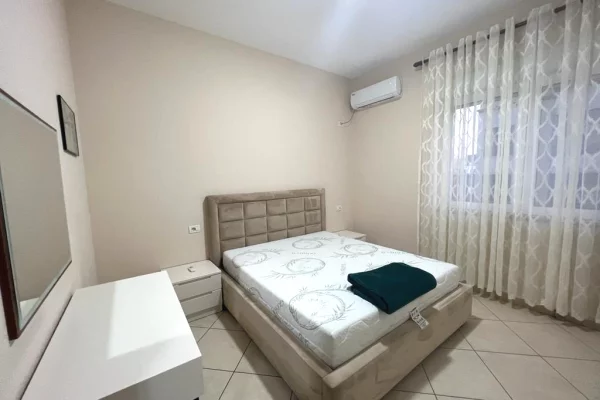 Astir, Vila L, shitet apartament 2+1 i mobiluar me Hipoteke. 