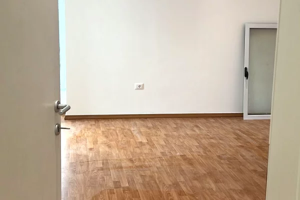 Shtepi ne shitje Apartament ne Tirane, 3+1, Mobilimi E mobiluar, Pagesa 365,000  Euro.