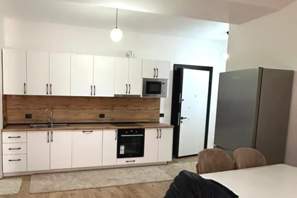 Shtepi me qera 2+1 ne Tirane - 50,000 Leke