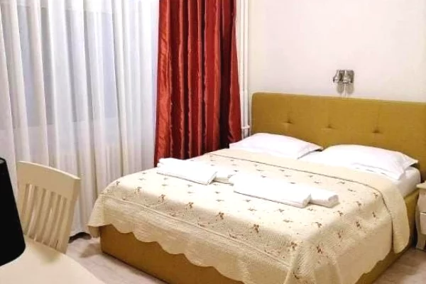 Spitali Amerikan 3 jepet me qera apartament 2+1