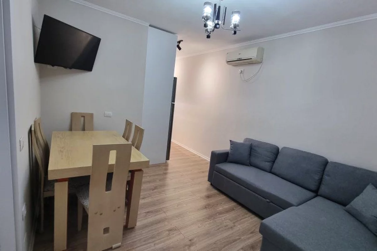 Shtepi me qera Apartament ne Tirane, 1+1, Mobilimi E mobiluar, Pagesa 45,000  Leke.