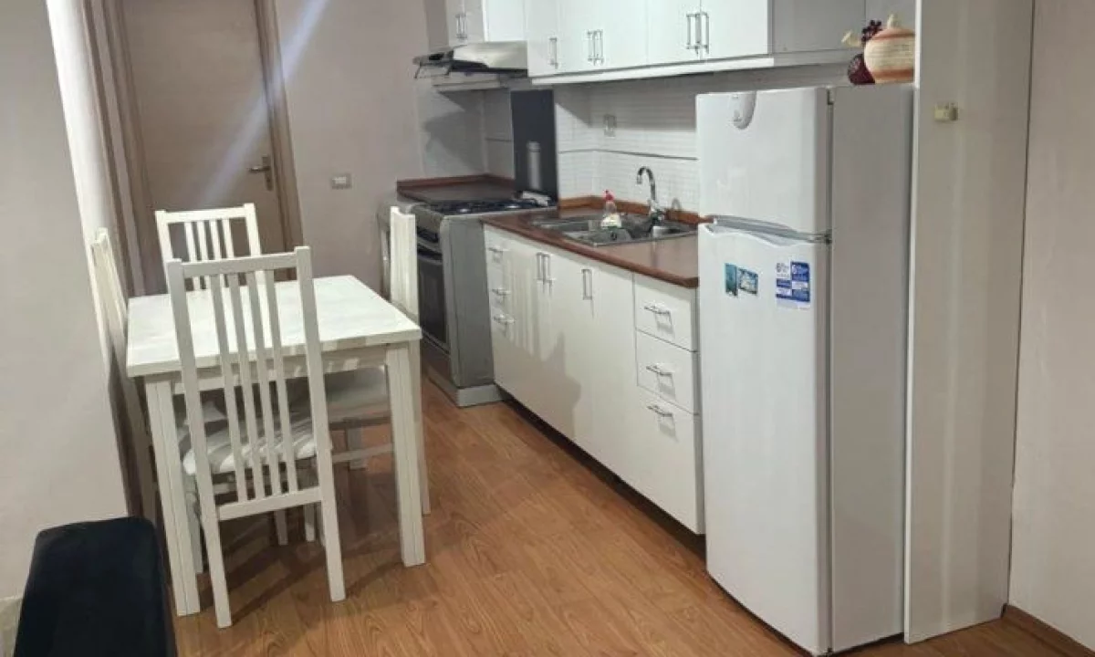 Shtepi me qera Apartament ne Tirane, 2+1, Mobilimi E mobiluar, Pagesa 47,000  Leke.