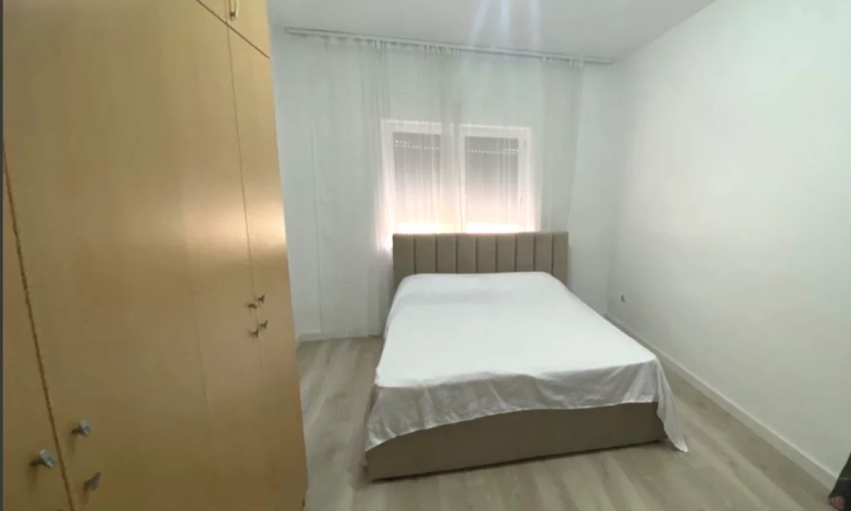Shtepi me qera Apartament ne Tirane, 2+1, Mobilimi E mobiluar, Pagesa 59,000  Leke.