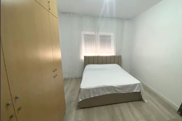 Shtepi me qera 2+1 ne Tirane - 59,000 Leke