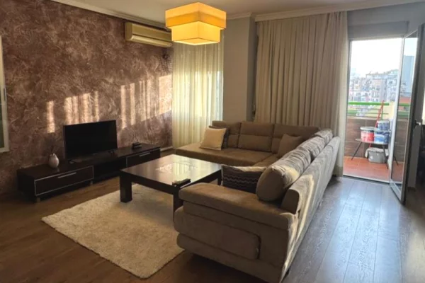 Shtepi me qera 2+1 ne Tirane - 75,000 Leke