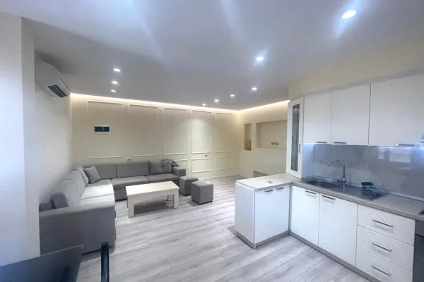 Myslym Shyri ne kryqezim jepet me qera super apartament modern 2+1+2.