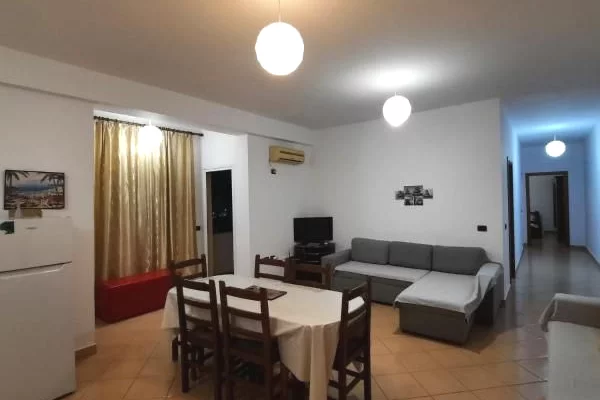 Shtepi me qera 2+1 ne Tirane - 450 Euro
