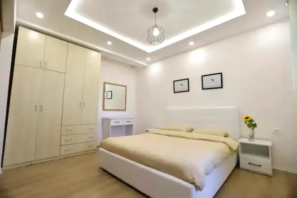 Xhamlliku jepet me qera apartament modern 1+1!