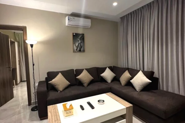 Shtepi me qera 2+1 ne Tirane - 60,000 Leke