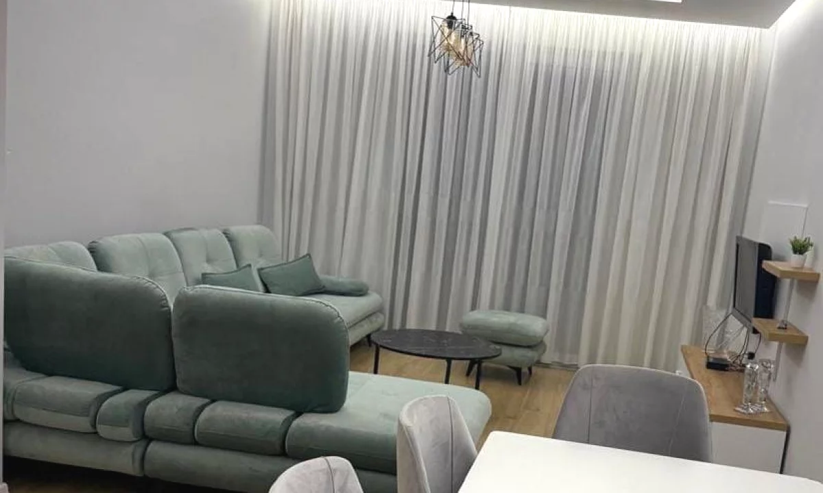 Shtepi me qera Apartament ne Tirane, 2+1, Mobilimi E mobiluar, Pagesa 650  Euro.