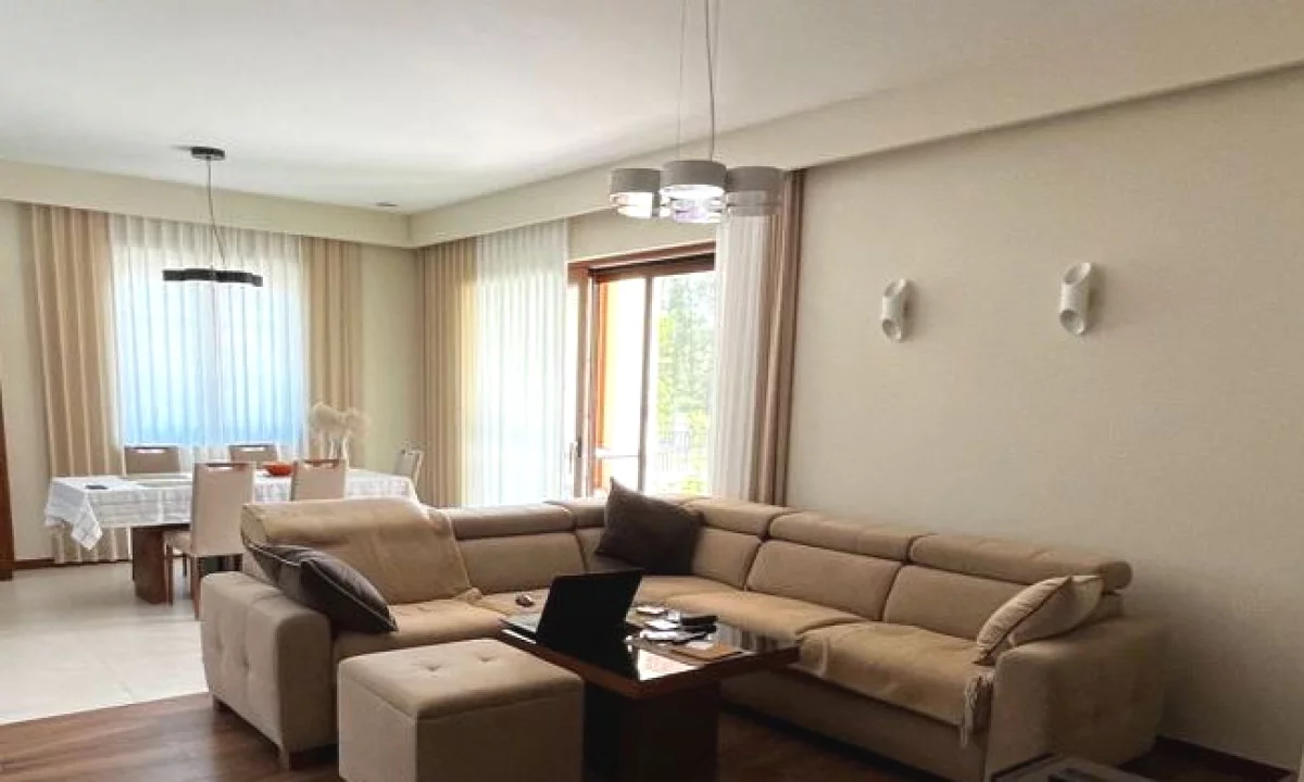 Shtepi me qera Apartament ne Tirane, 2+1, Mobilimi E mobiluar, Pagesa 580  Euro.