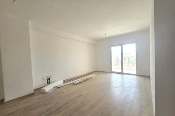 Zyre me Qera tek 21 dhjetori!! 100M2