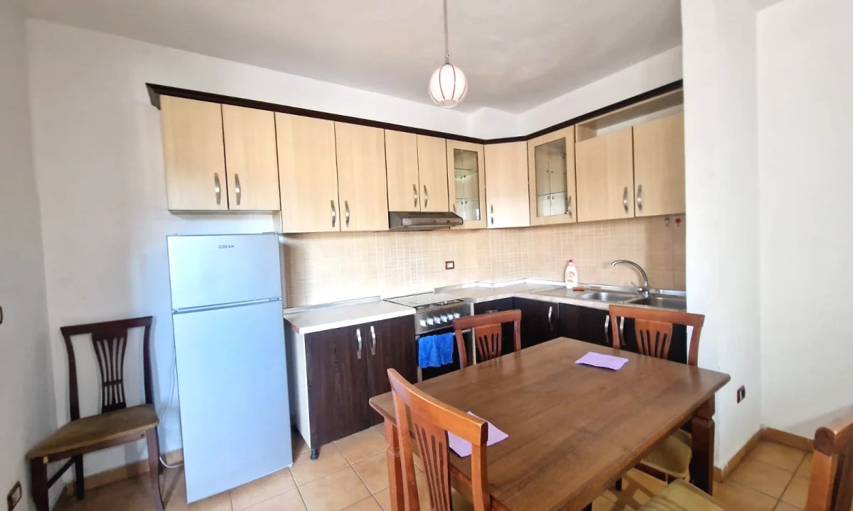 Shtepi me qera Apartament ne Tirane, 2+1, Mobilimi E mobiluar, Pagesa 60,000  Leke.