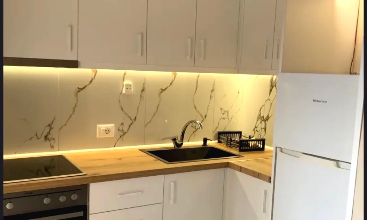 Shtepi me qera Apartament ne Tirane, 1+1, Mobilimi E mobiluar, Pagesa 45,000  Leke.