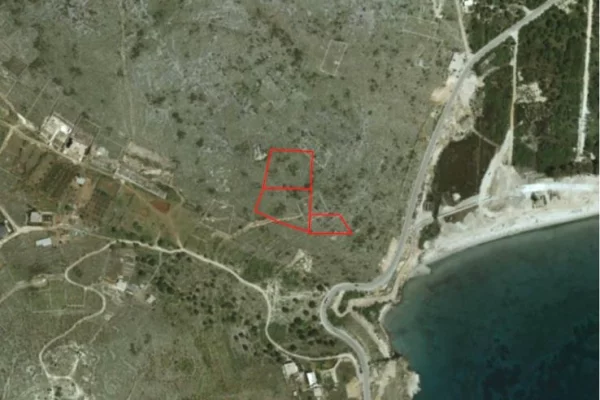 Shitet tokë në Qeparo – 7,350 m²