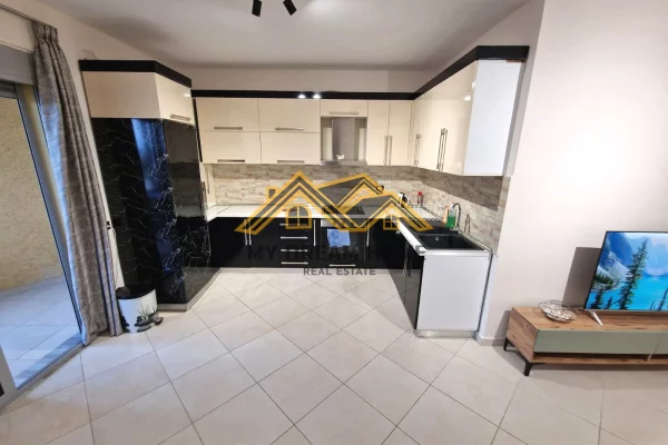 Appartamento in vendita a Durazzo 2+1, Arredato