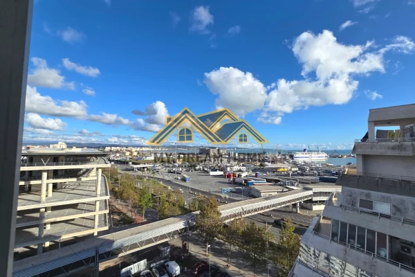 Appartamento in vendita a Durazzo 2+1, Vuoto