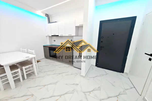 Appartamento in vendita a Durazzo 1+1, Arredato