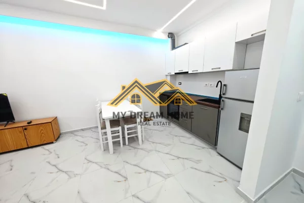 Appartamento in vendita a Durazzo 1+1, Arredato