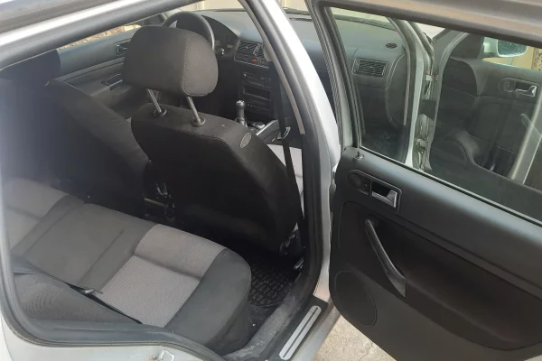 Auto in Vendita a Tirana, Volkswagen, 2001 Diesel,Kambio Manual Pagamento 1,500  Euro.