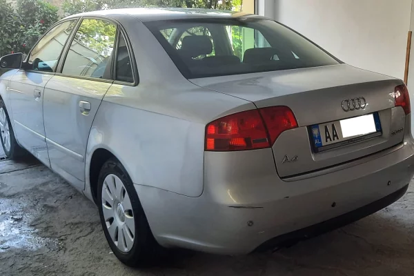 Auto in Vendita a Tirana - 250,000 Leke