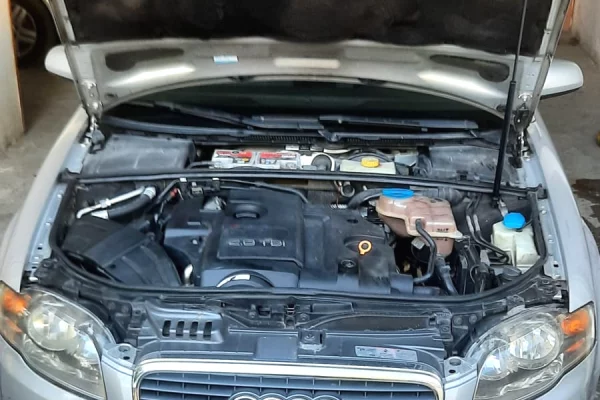 Auto in Vendita a Tirana, Audi, 2005 Diesel,Kambio Manual Pagamento 250,000  Leke.