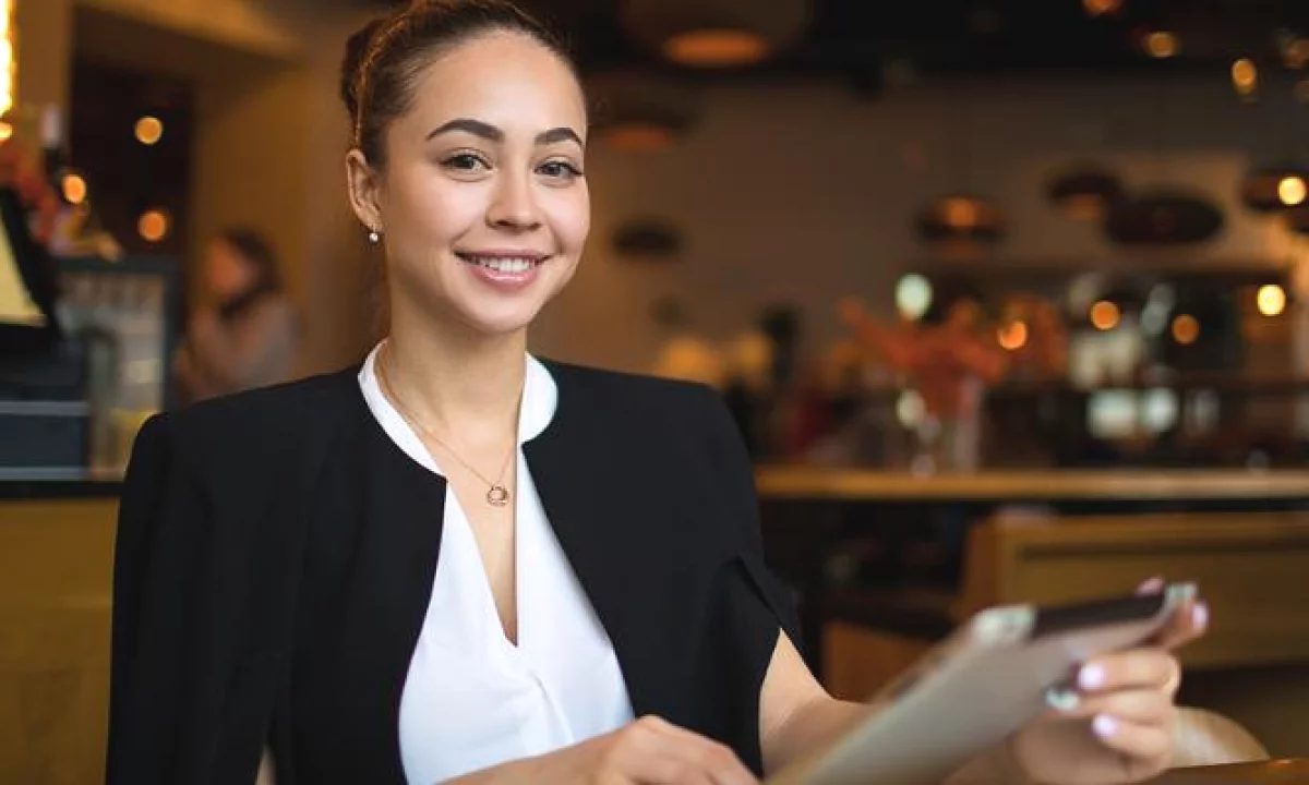 Njoftime Pune ne Tirane, Profesioni Shitese , Pa Eksperience, Pagesa 800  Euro.