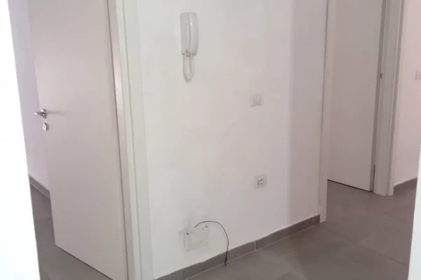 Apartment for rent in Tirana 2+1, Emty