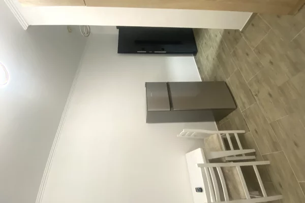 Shtepi me qera Apartament ne Tirane, Garsoniere, Mobilimi E mobiluar, Pagesa 35,000  Leke.