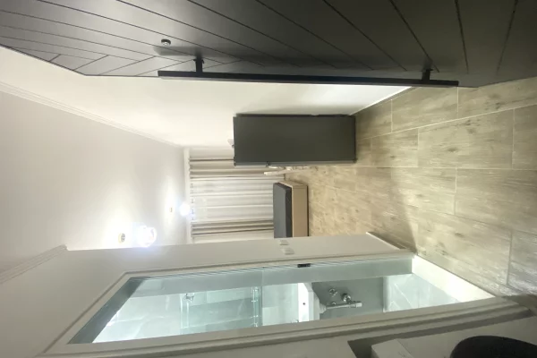 Jepet me qera garsioniere e sapomobiluar