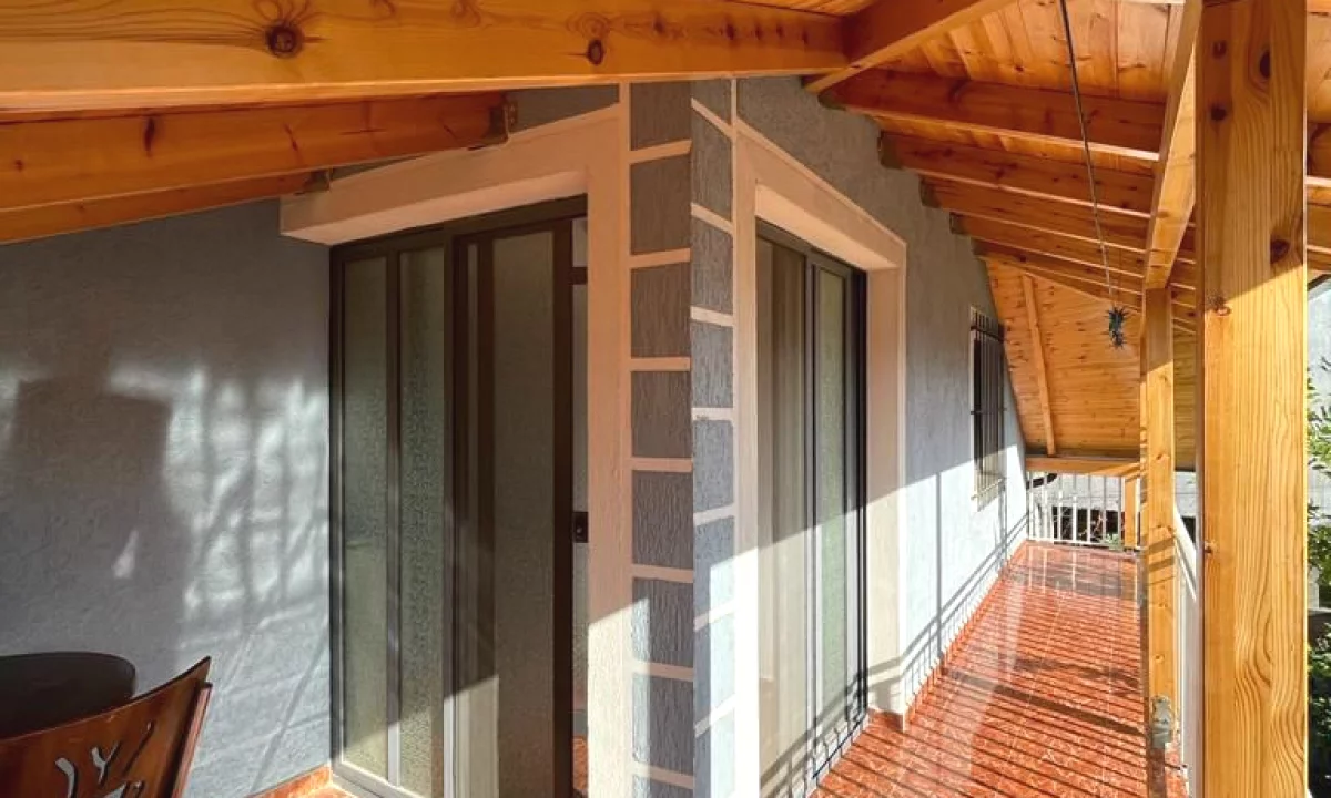 Shtepi me qera Shtepi Private ne Tirane, 3+1, Mobilimi E mobiluar, Pagesa 35,000  Leke.