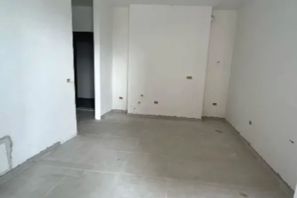 Appartamento in vendita a Tirana 1+1, Vuoto