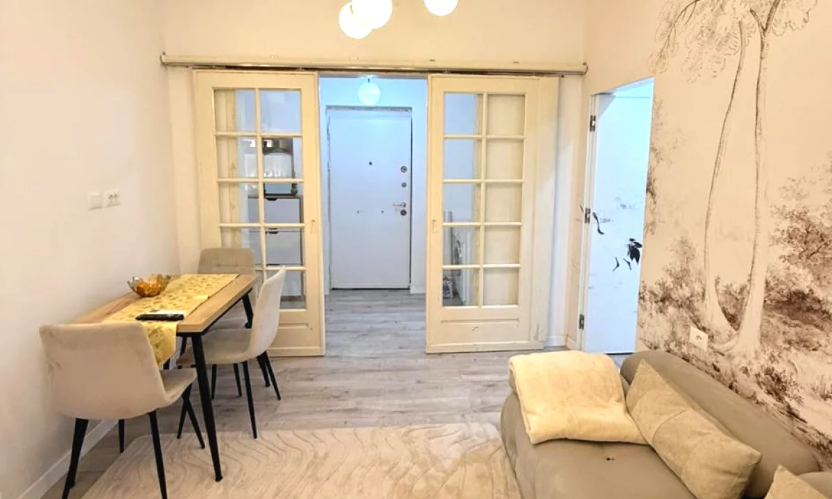 Appartamento in vendita a Tirana 2+1, Arredato