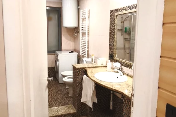 Appartamento in vendita a Tirana 3+1, Arredato