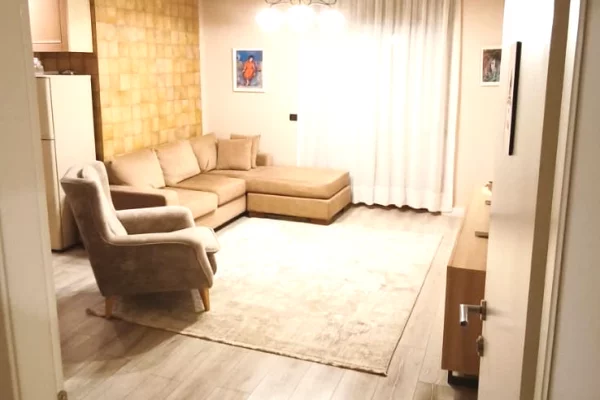 Appartamento in vendita a Tirana 3+1, Arredato